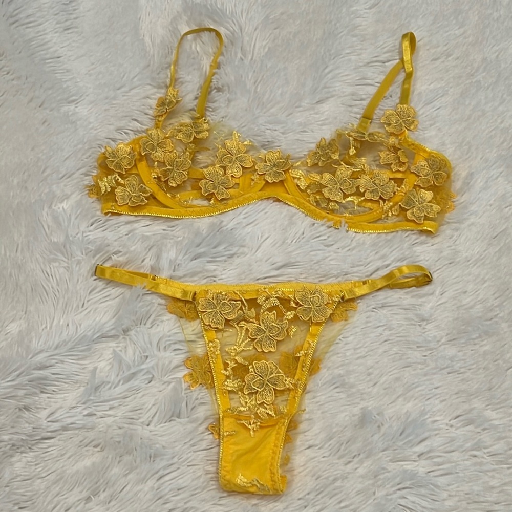 SHEIN Yellow Floral Lingerie Set